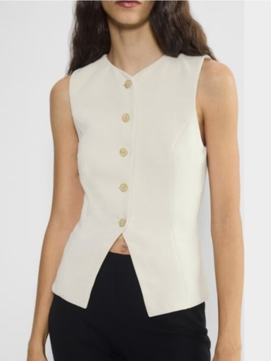 Aritzia Tops - Aritzia Wilfred Regal Vest (size 2)